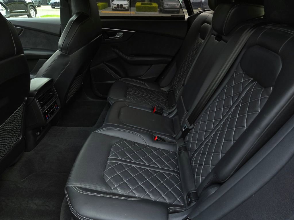 Used 2024 Audi SQ8 Premium Plus w/ Executive Package image 13