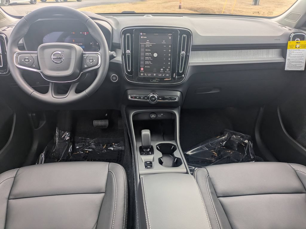 Certified 2026 Volvo XC40 B5 Core AWD/4WD image 16