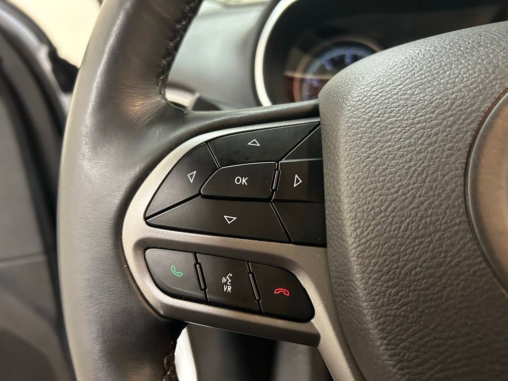 Used 2019 Jeep Cherokee Latitude Plus w/ Cold Weather Group image 21