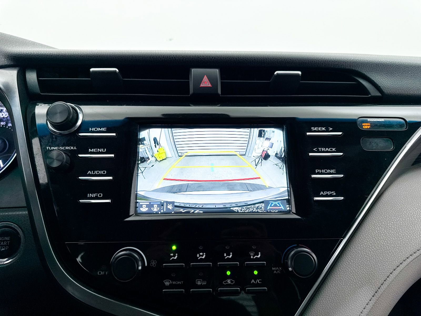 Used 2018 Toyota Camry LE w/ Convenience Package FWD image 7