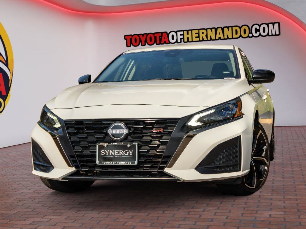 Used 2025 Nissan Altima 2.5 SR FWD image 1