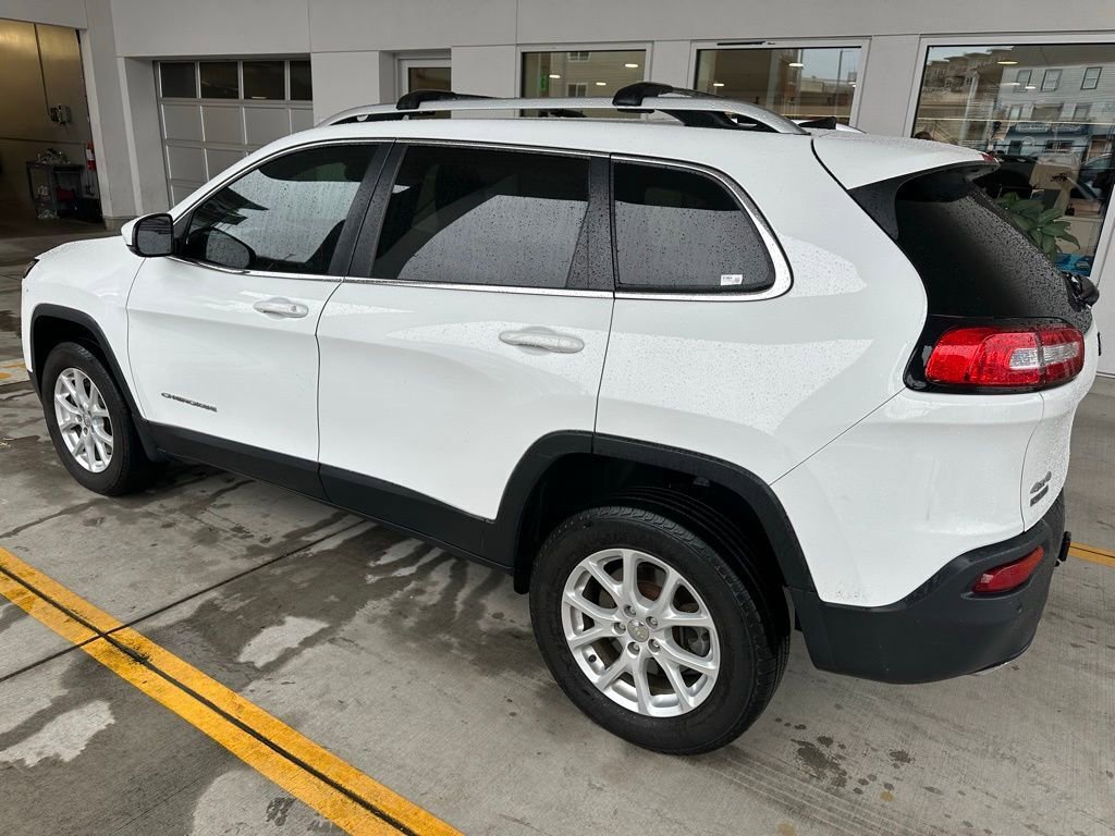 Used 2017 Jeep Cherokee Latitude w/ Safety/Convenience Group image 5