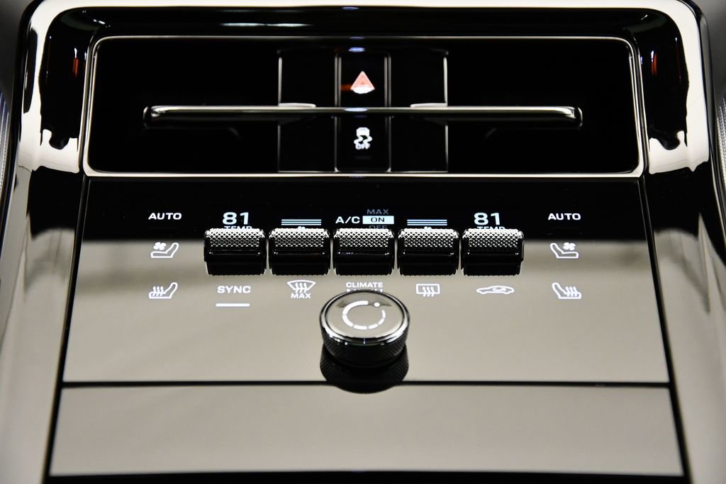 Used 2025 Porsche Panamera image 29