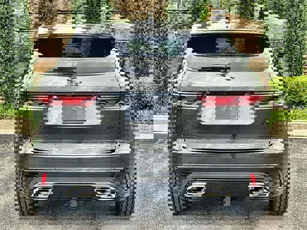 New 2026 Jaguar F-PACE R-Dynamic S image 4