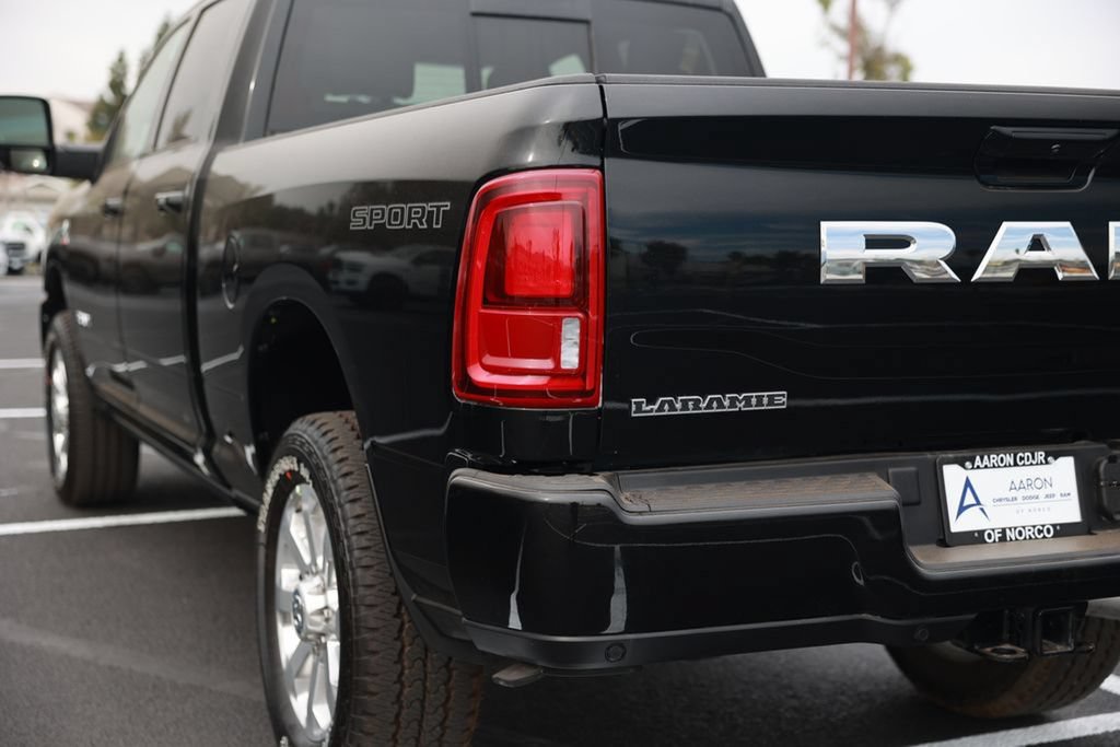 New 2026 RAM 3500 Laramie AWD/4WD image 9