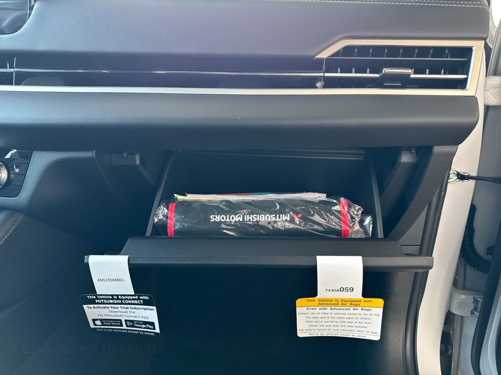 New 2026 Mitsubishi Outlander AWD image 22