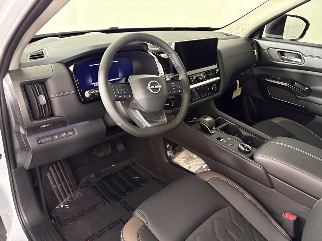 New 2026 Nissan Pathfinder Platinum w/ Cargo Package AWD/4WD image 17