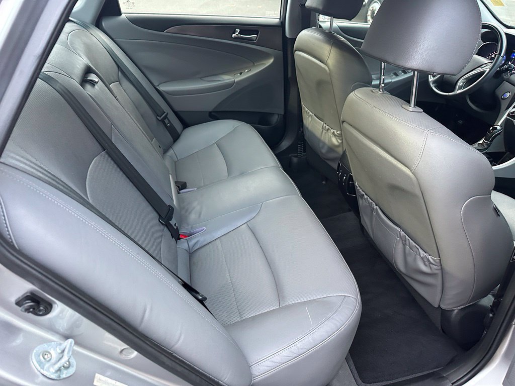 Used 2012 Hyundai Sonata Hybrid w/ Leather Pkg FWD image 11
