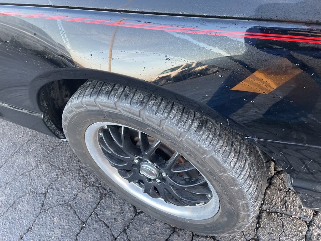 Used 2002 Ford Thunderbird image 3