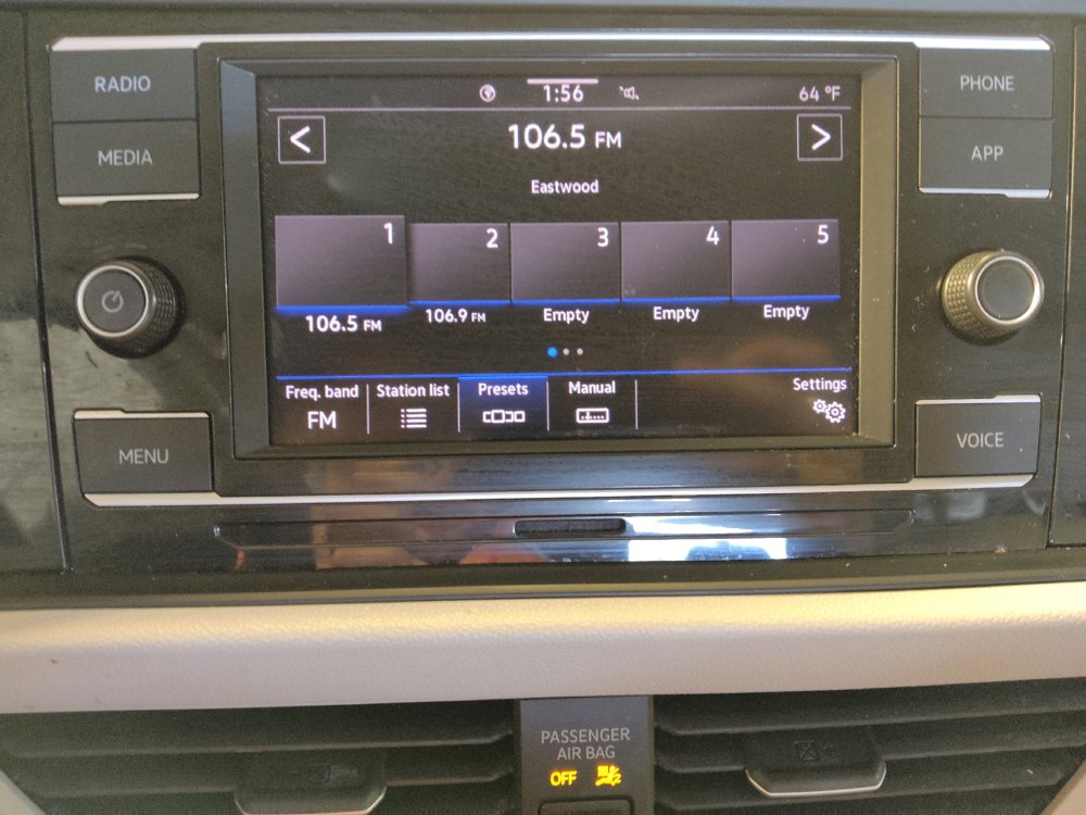 Used 2024 Volkswagen Jetta SE FWD image 25