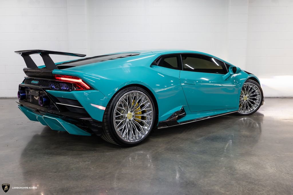Used 2022 Lamborghini Huracan EVO RWD image 11