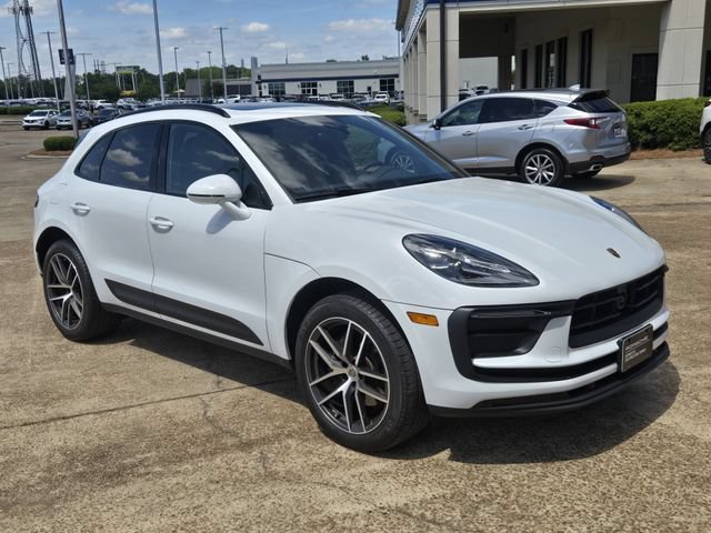 Used 2025 Porsche Macan Turbo AWD/4WD image 2