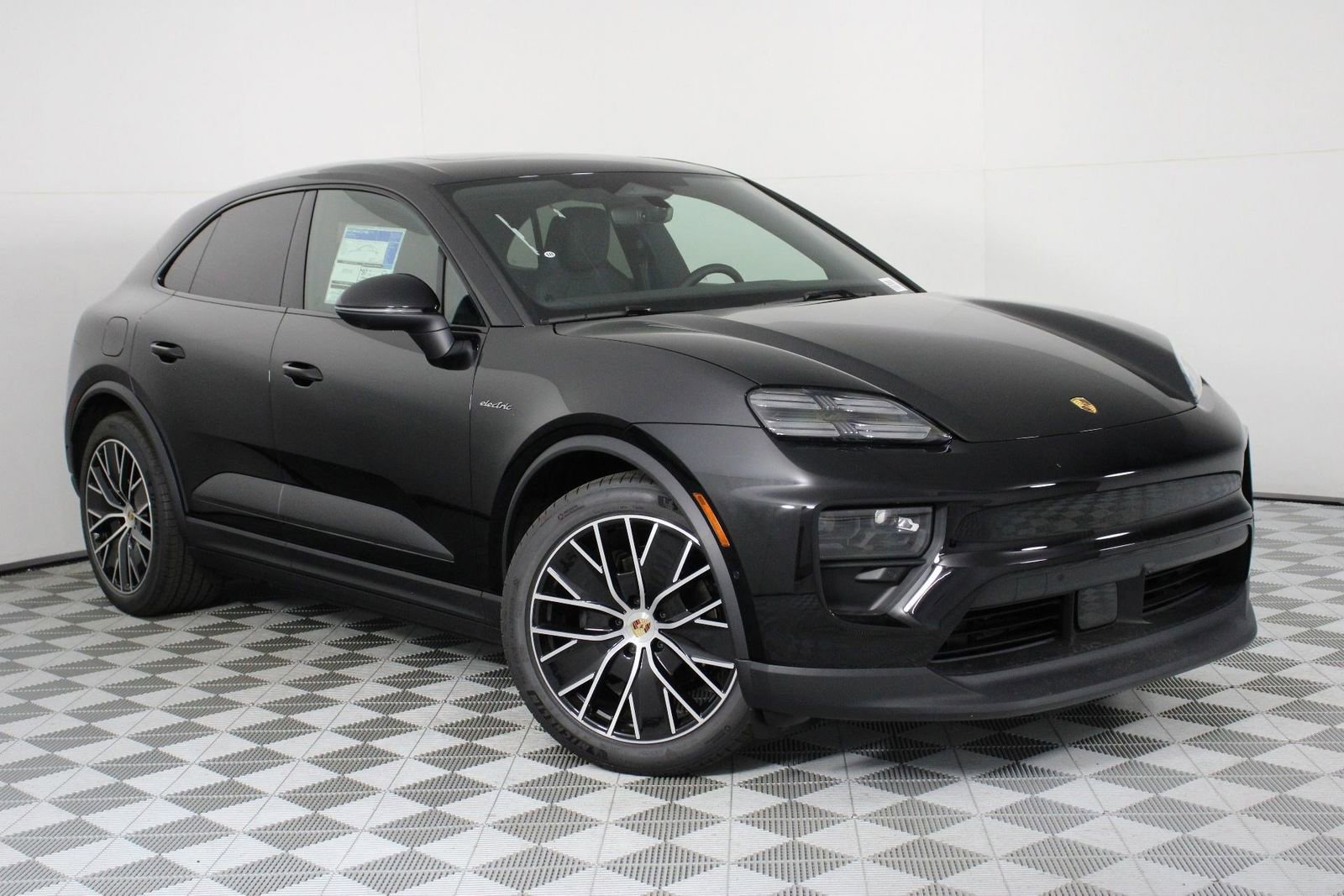 New 2026 Porsche Macan Electric RWD image 9