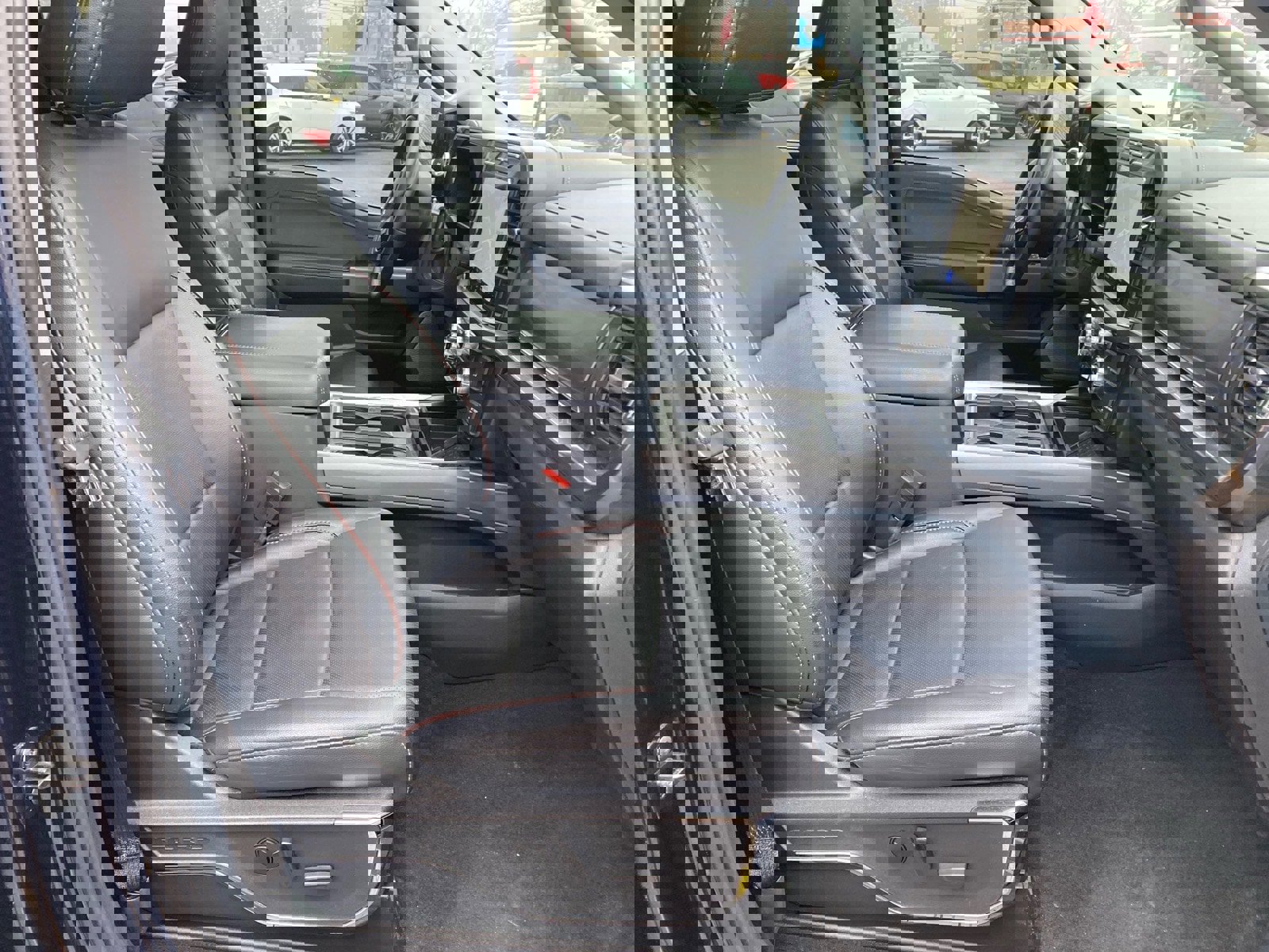 Used 2024 Ford F250 Lariat w/ Lariat Ultimate Package image 27