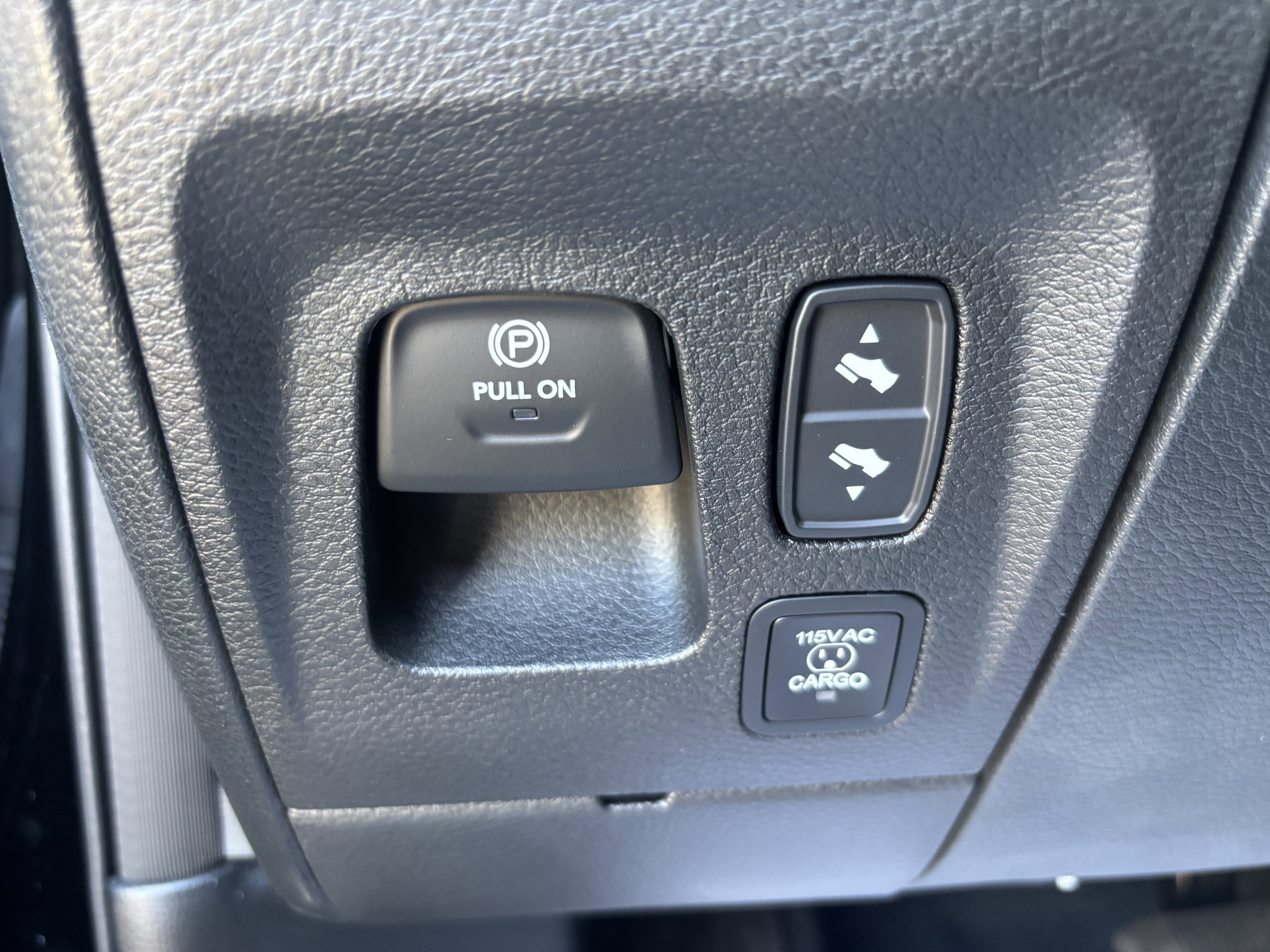 Used 2025 RAM 1500 Limited AWD/4WD image 31