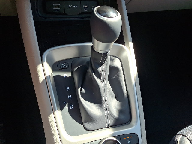 New 2026 Hyundai Venue SEL FWD image 14