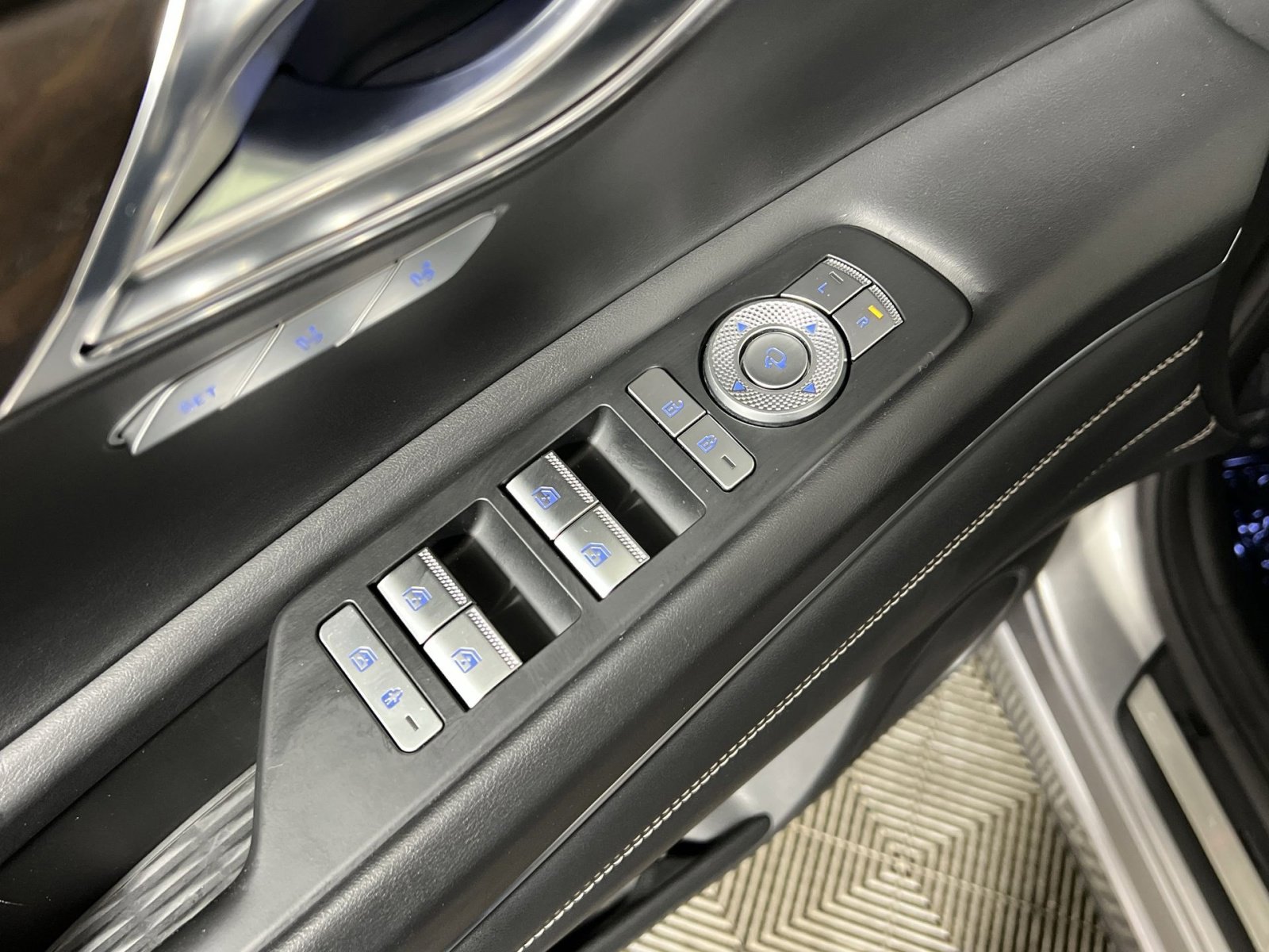 Used 2024 Genesis GV80 2.5T image 15