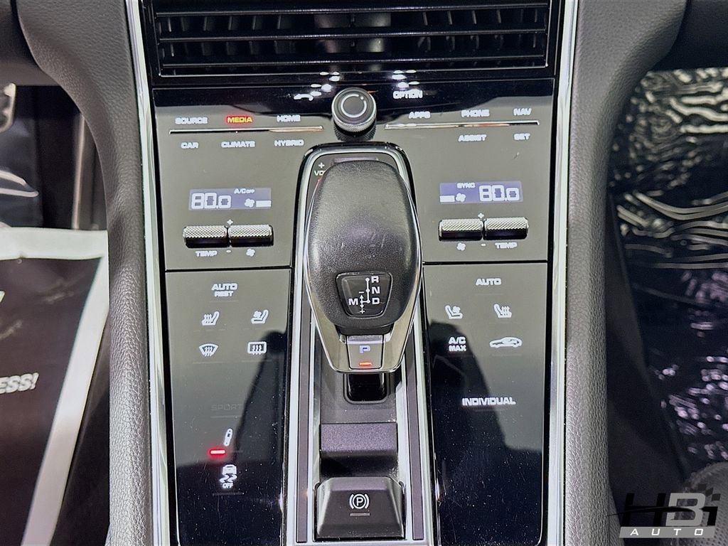 Used 2018 Porsche Panamera 4 image 13