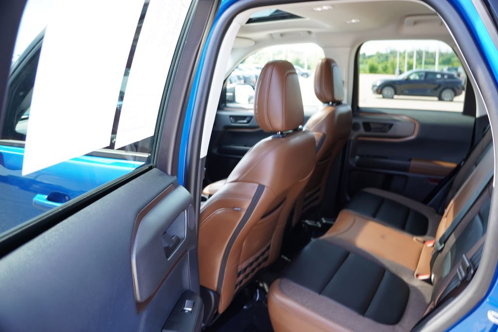 Certified 2025 Ford Bronco Sport Outer Banks w/ Outer Banks Tech Package+ AWD/4WD image 17