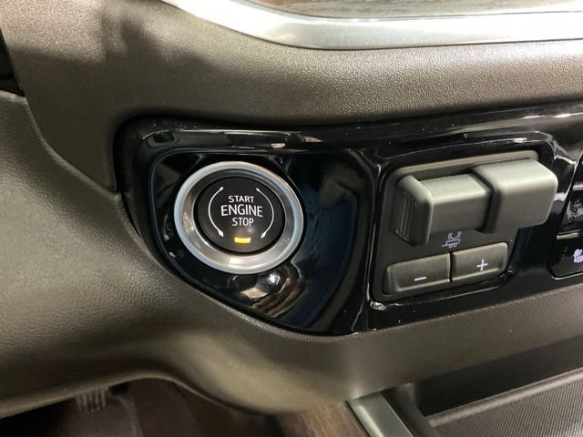 Used 2025 GMC Sierra 2500 SLT w/ SLT Convenience Package AWD/4WD image 23