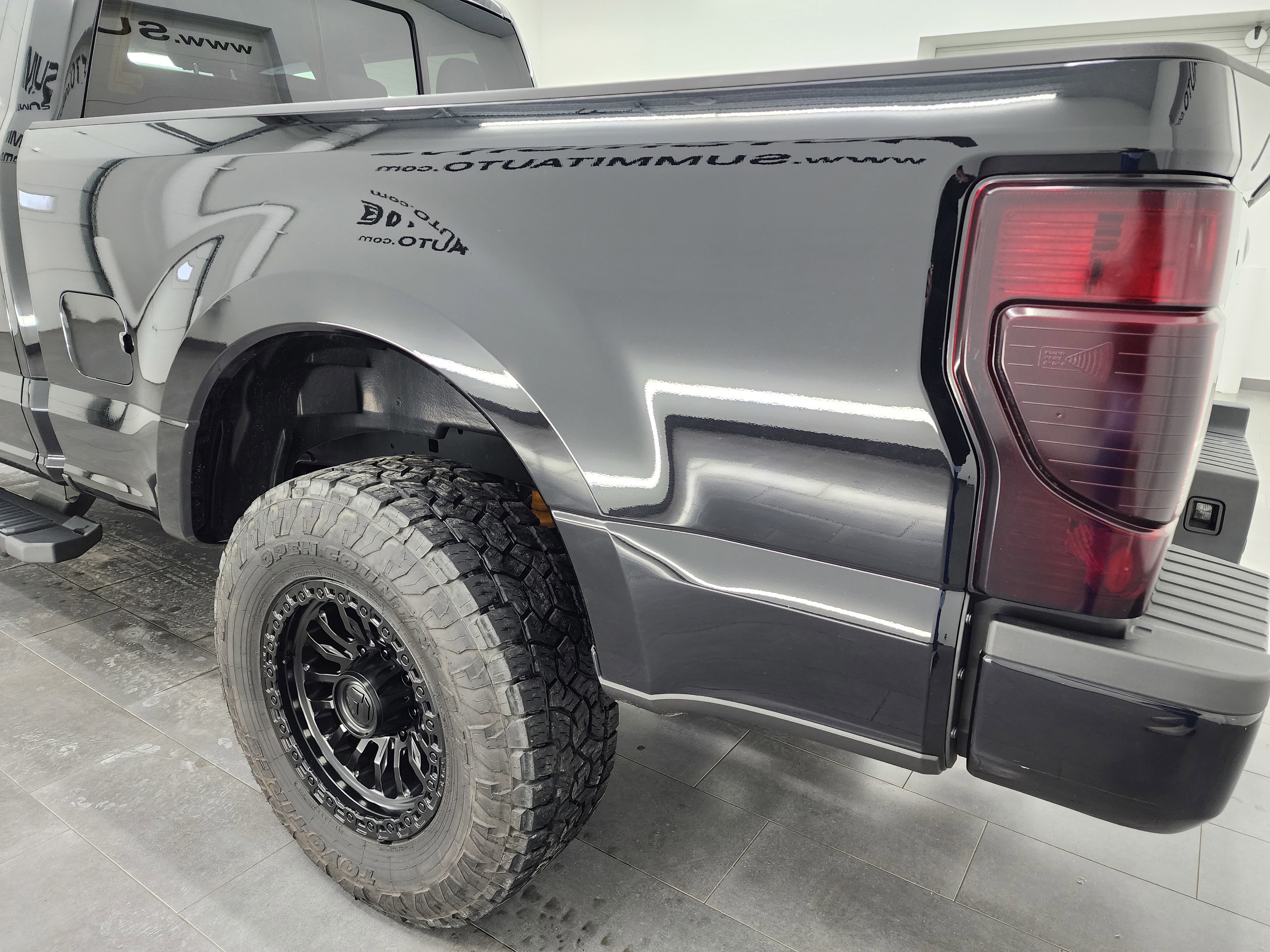 Used 2022 Ford F250 XLT w/ Black Appearance Package AWD/4WD image 30