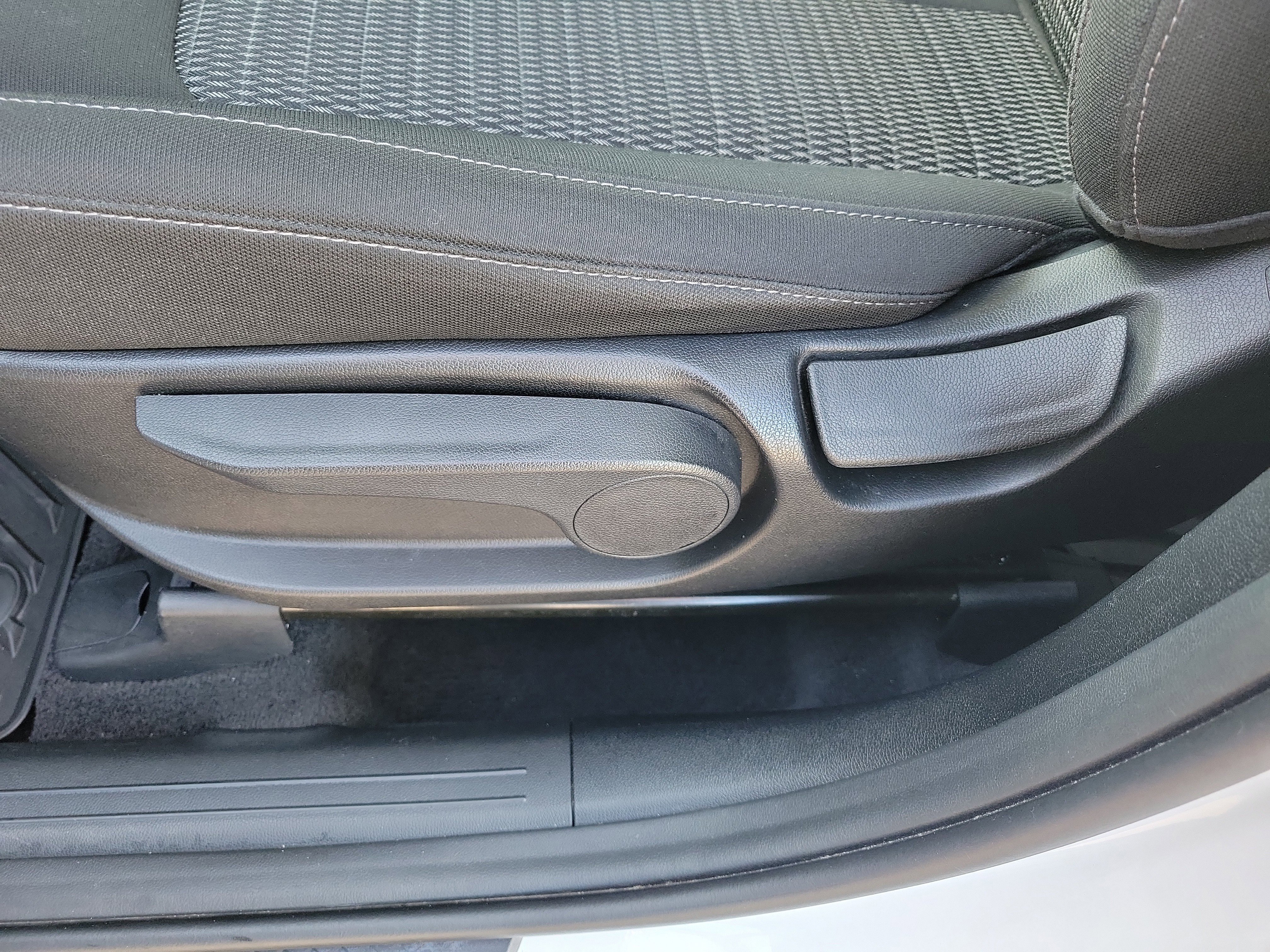 Certified 2023 Kia Sorento LX image 23