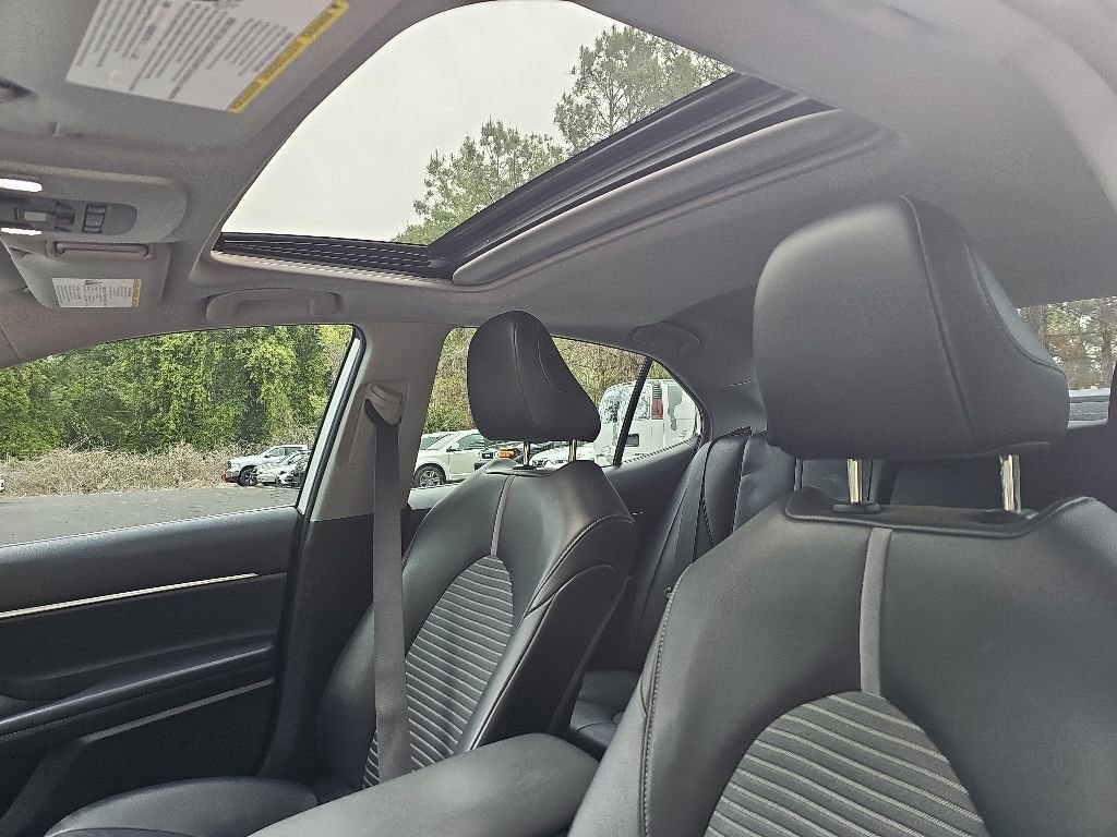 Used 2020 Toyota Camry SE FWD image 10