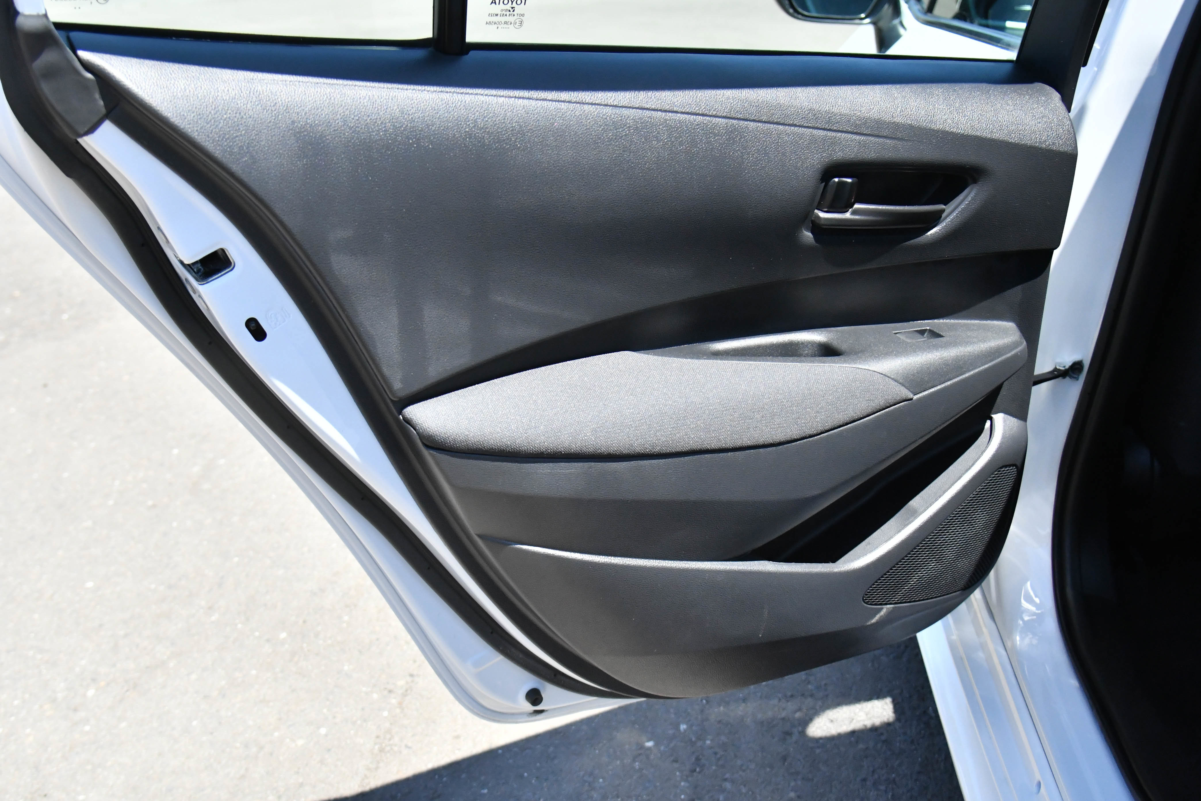 Used 2025 Toyota Corolla LE FWD image 33