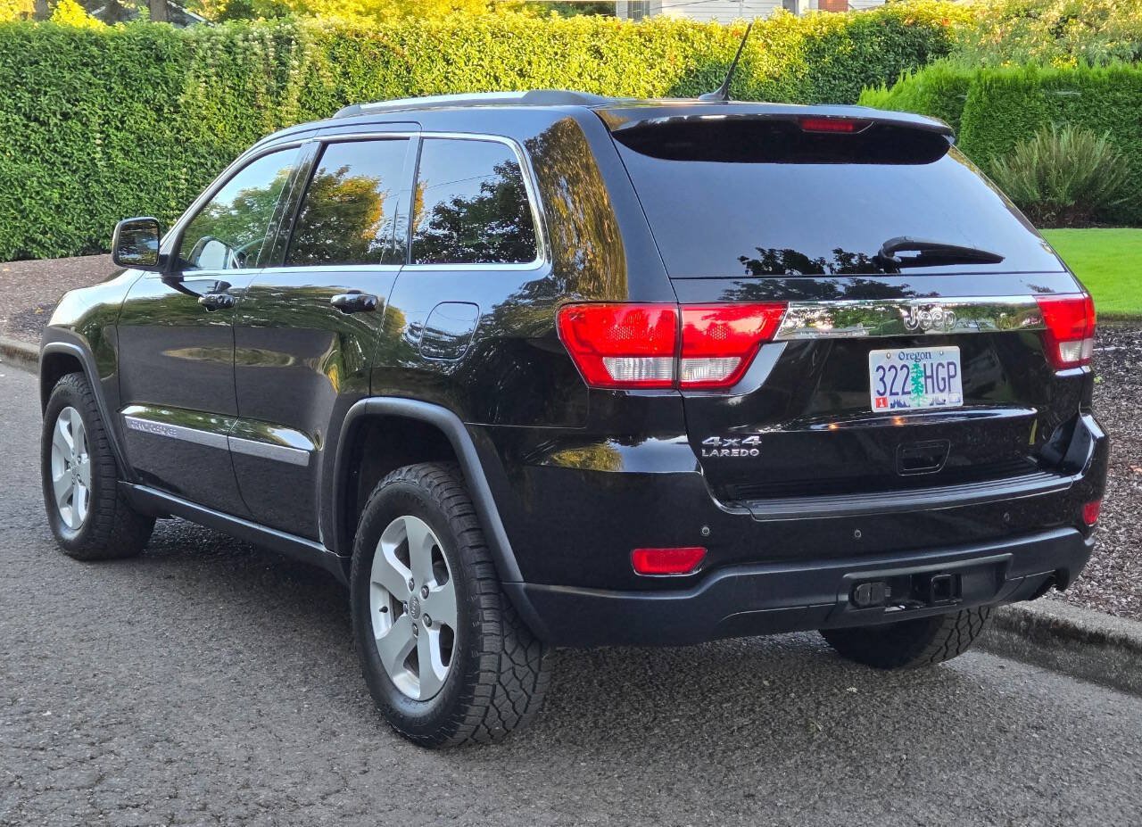 Used 2012 Jeep Grand Cherokee Laredo AWD/4WD image 9