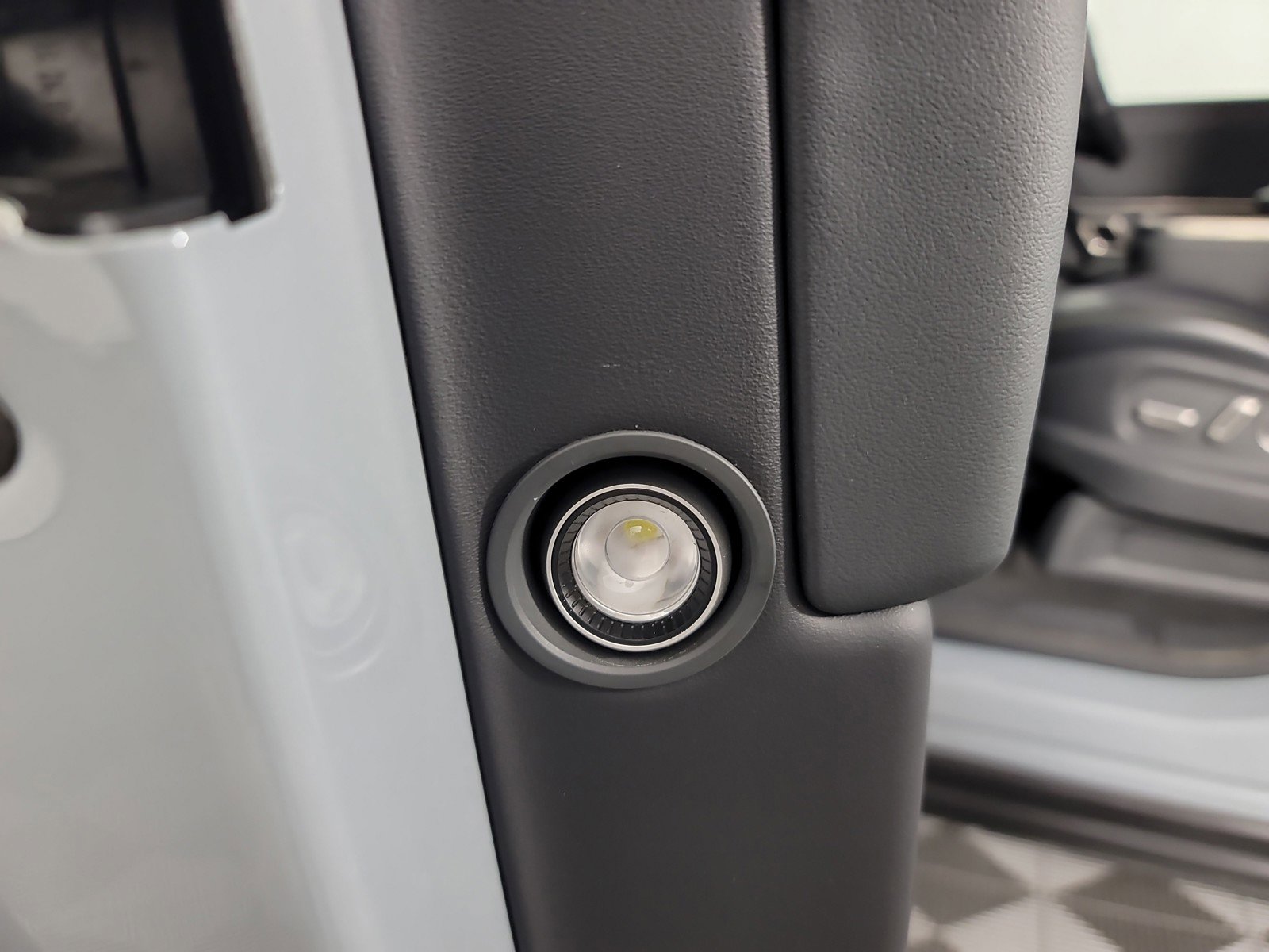 Used 2024 Rivian R1T Adventure AWD/4WD image 30