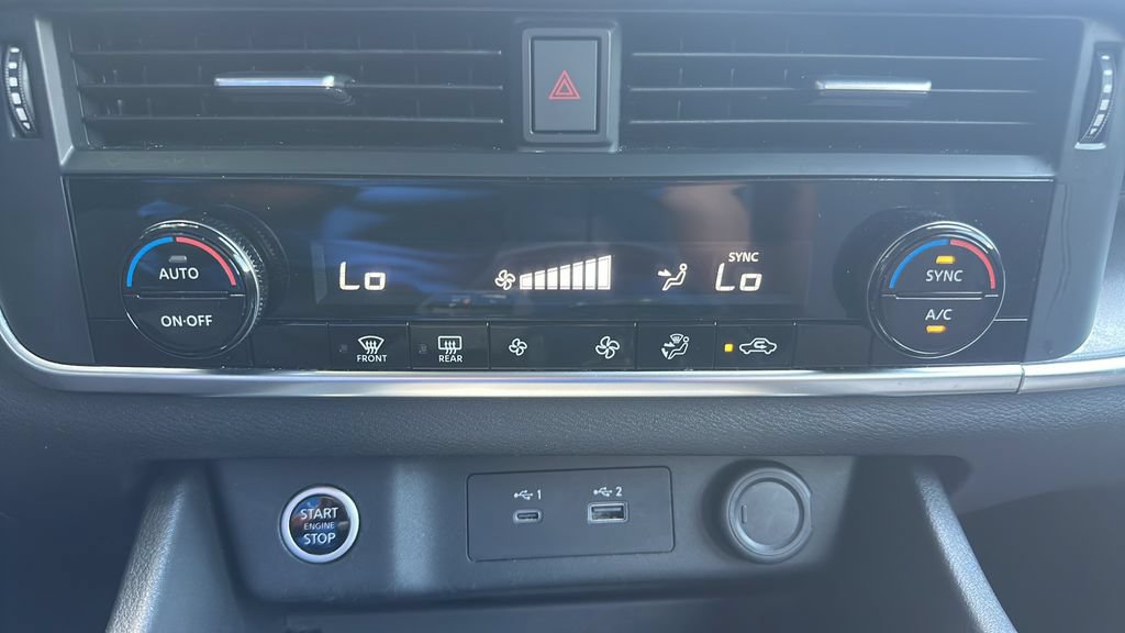 Used 2023 Nissan Rogue SV FWD image 22