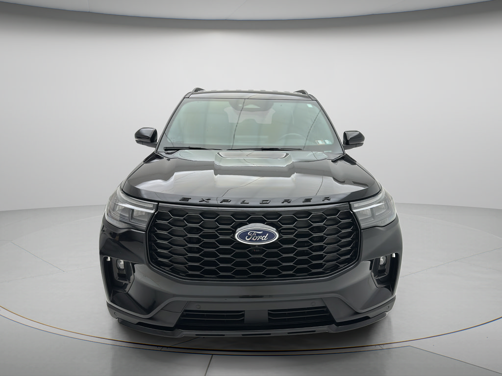 Used 2025 Ford Explorer ST-Line w/ ST-Line Street Pack AWD/4WD image 2