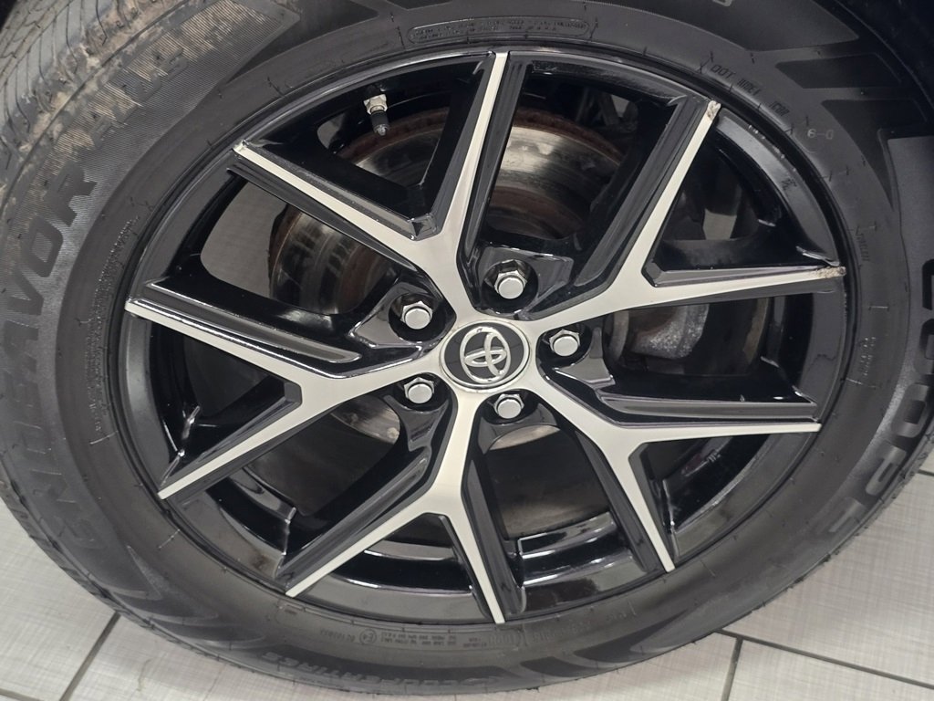Used 2018 Toyota RAV4 SE w/ Power Extra Value Package image 7