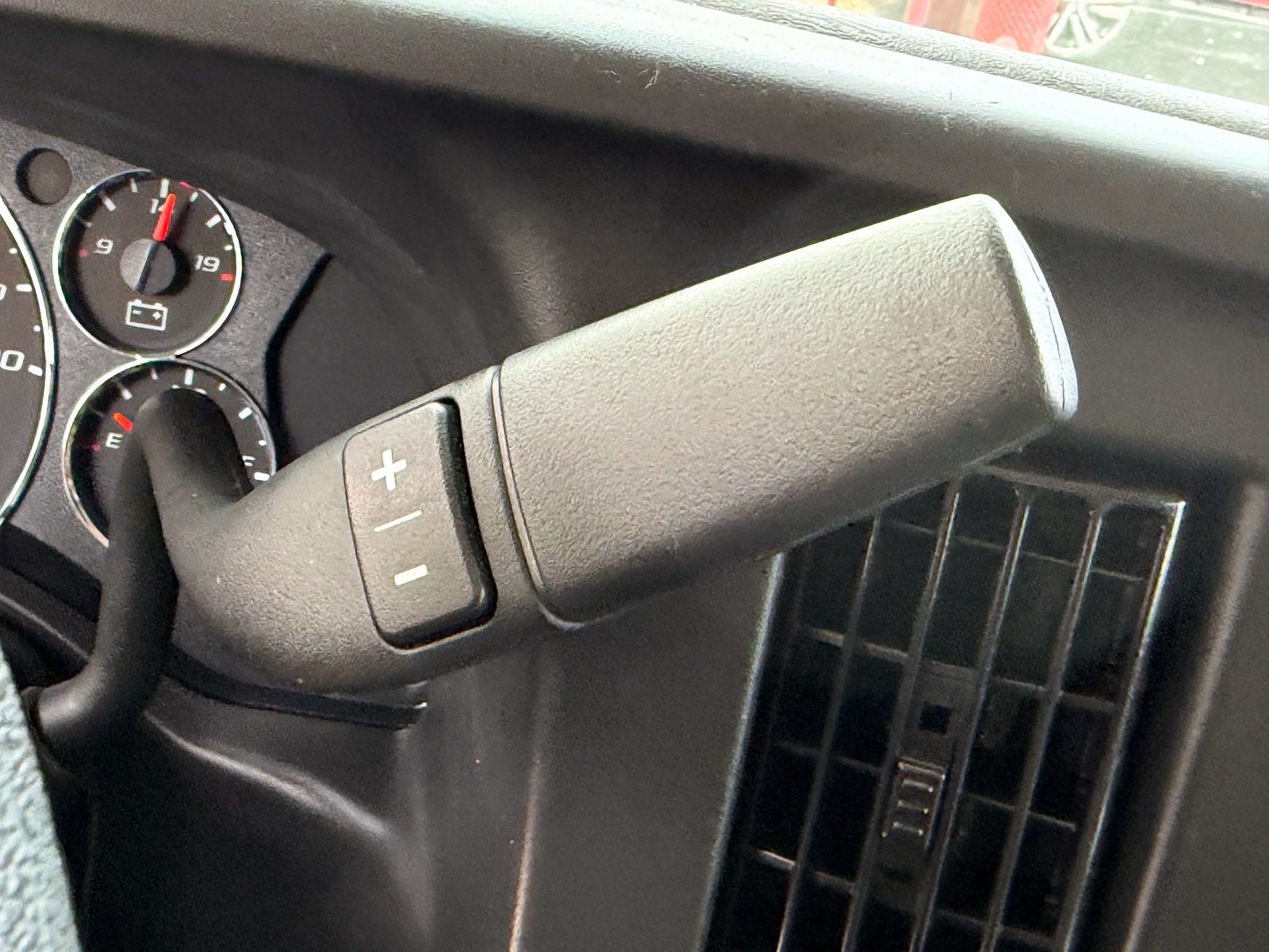 Used 2025 Chevrolet Express 3500 LT w/ LT Preferred Equipment Group RWD image 25
