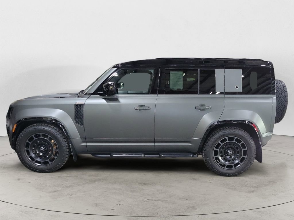 Used 2025 Land Rover Defender 110 image 2