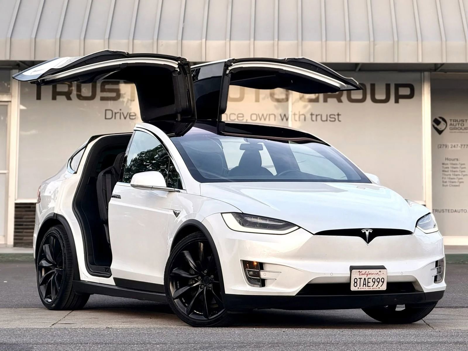 Used 2020 Tesla Model X Long Range AWD/4WD image 2