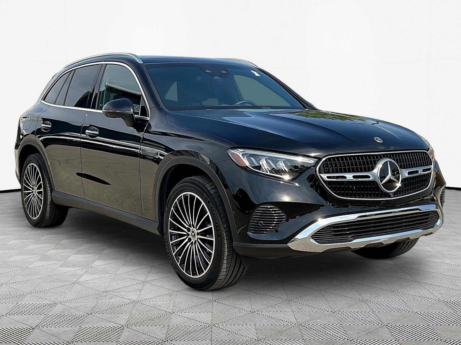 Certified 2026 Mercedes-Benz GLC 300 4MATIC image 3