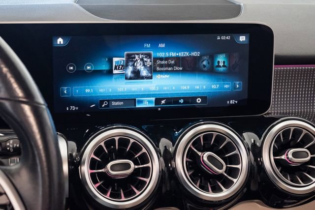 Used 2021 Mercedes-Benz GLB 250 w/ Premium Package image 21