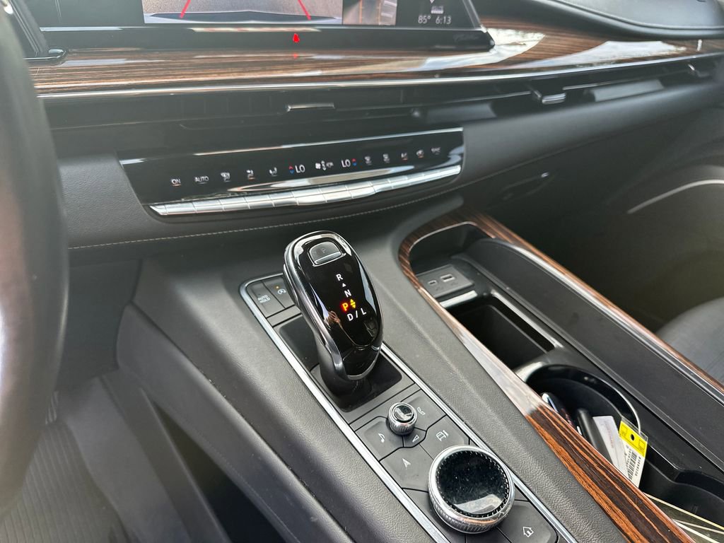 Used 2021 Cadillac Escalade Premium Luxury RWD image 26