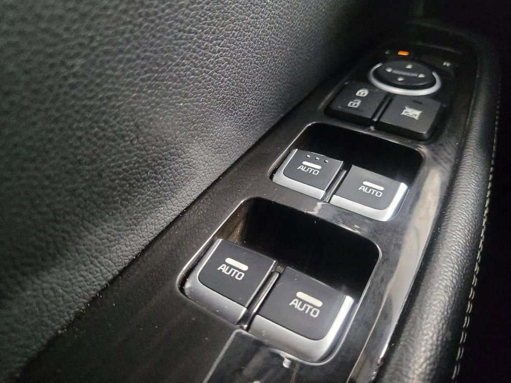 Used 2020 Kia Sorento FWD V6 image 27
