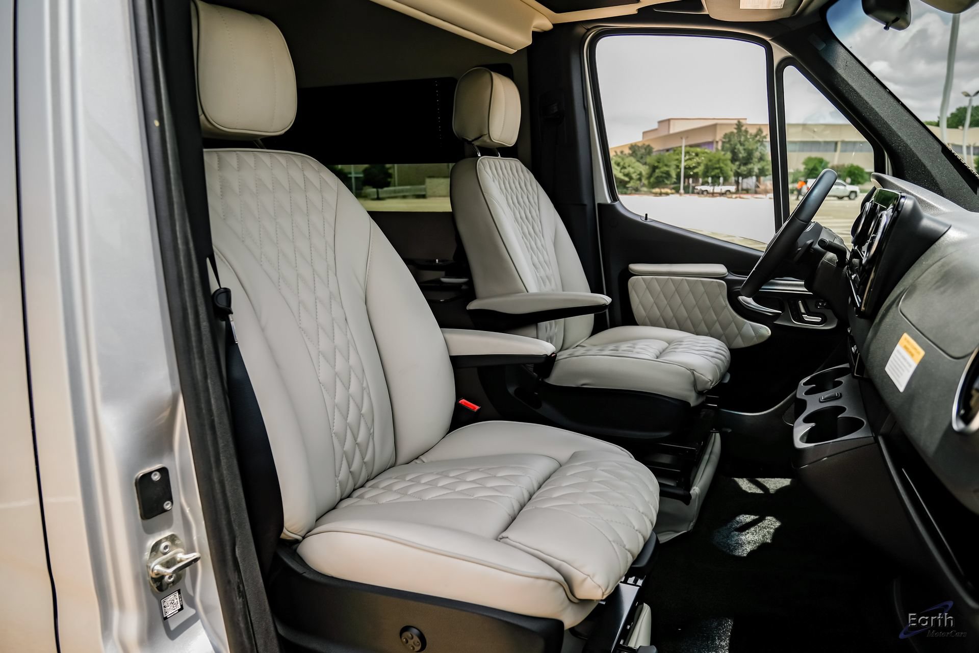 Used 2023 Mercedes-Benz Sprinter 3500 image 42