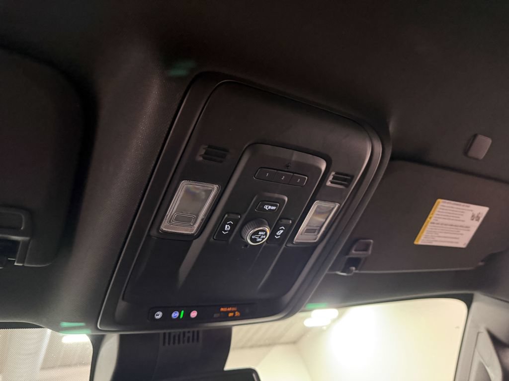 Used 2024 Chevrolet Suburban Premier AWD/4WD image 82