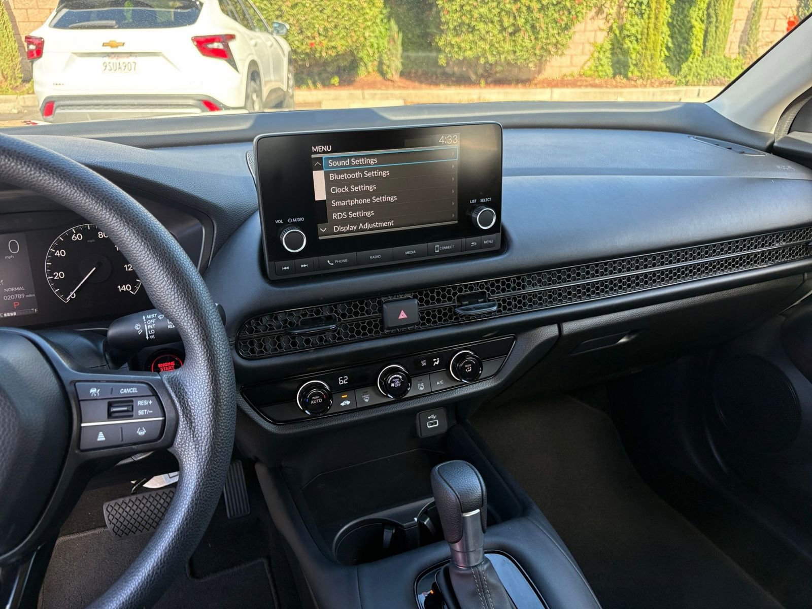 Used 2025 Honda HR-V LX image 17