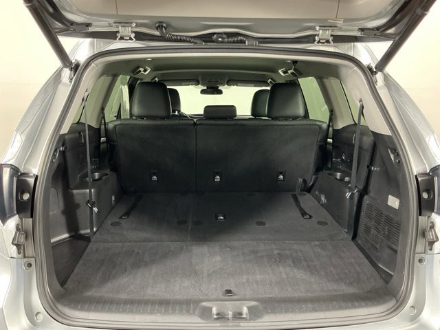 Used 2017 Toyota Highlander Plus AWD/4WD image 28