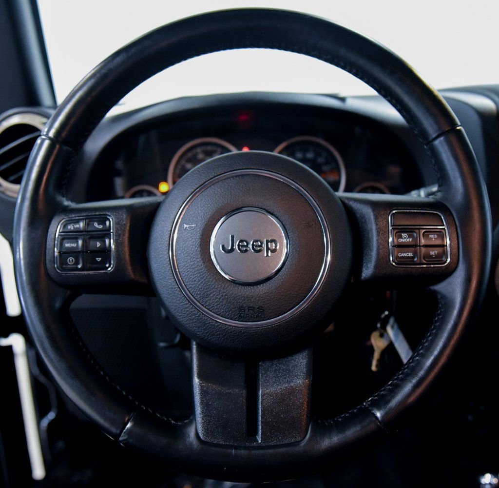 Used 2017 Jeep Wrangler Unlimited Sahara image 25