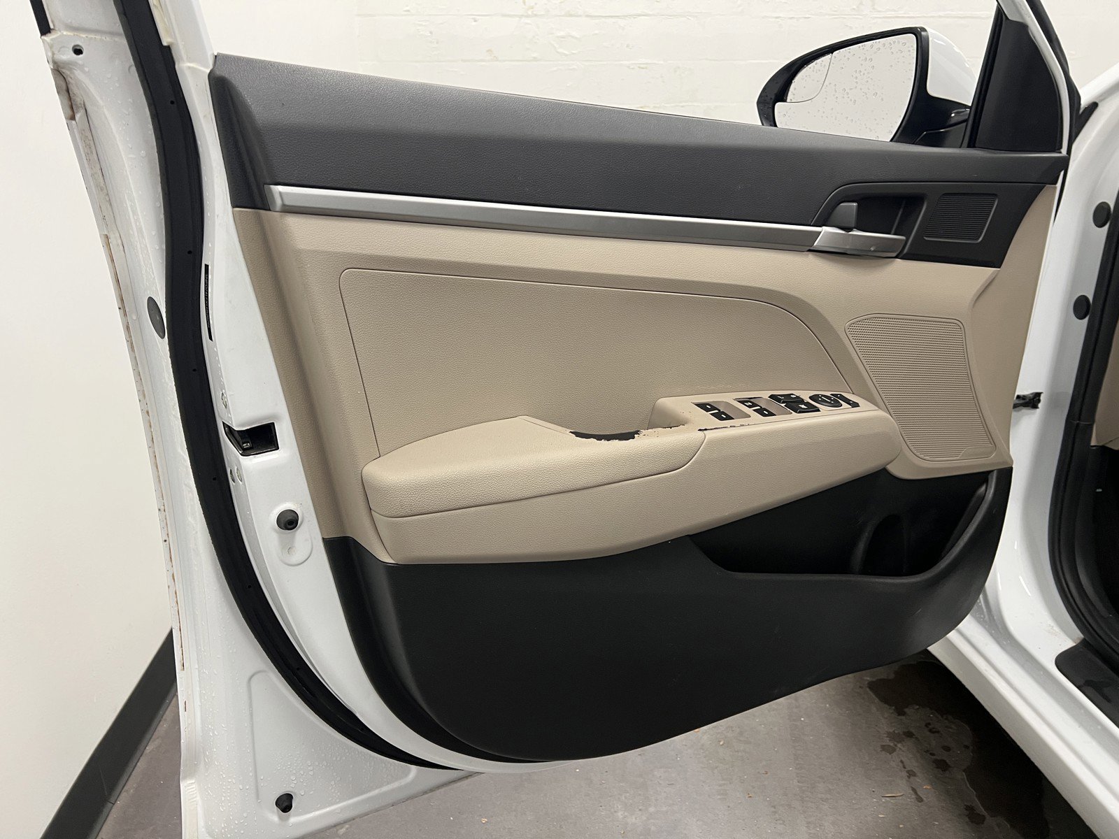 Used 2020 Hyundai Elantra SE image 20