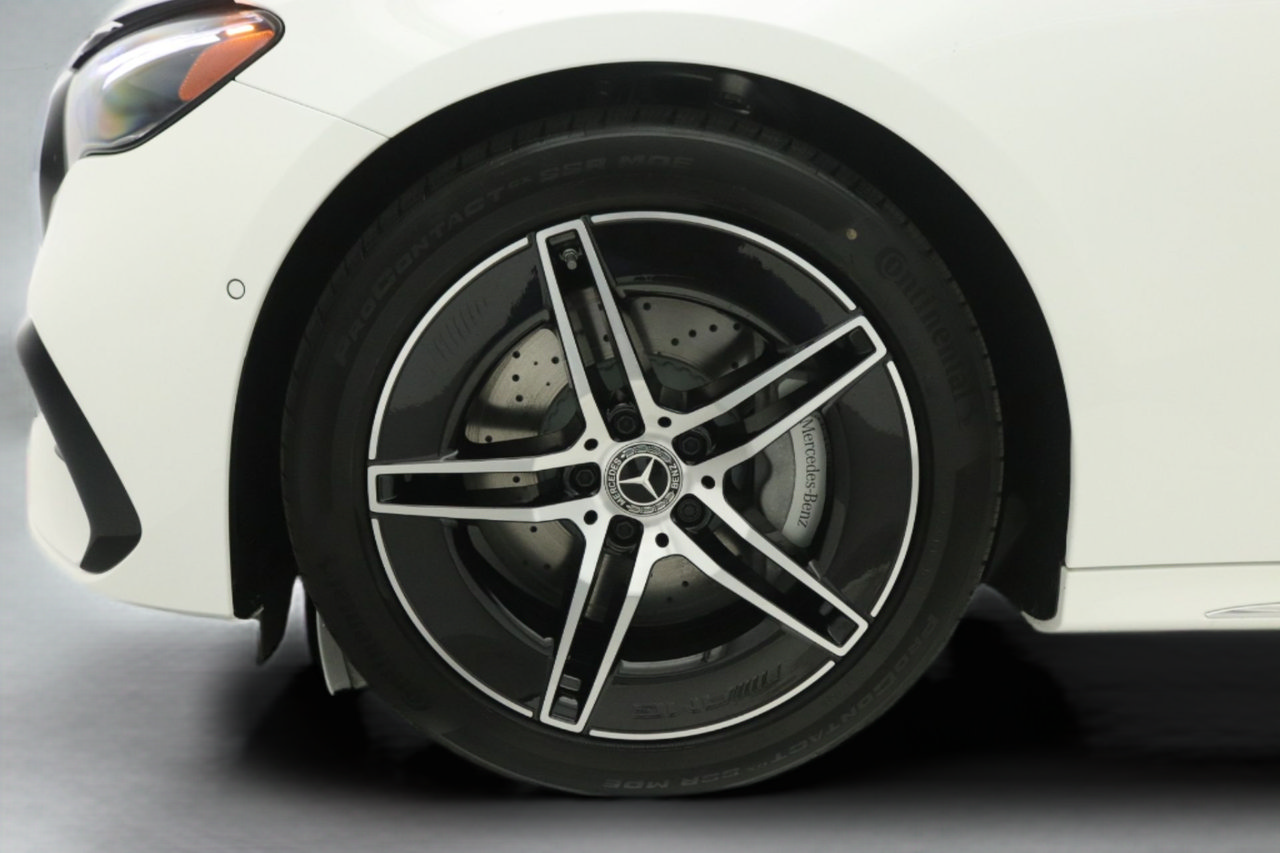 New 2026 Mercedes-Benz E 450 4MATIC Sedan image 9