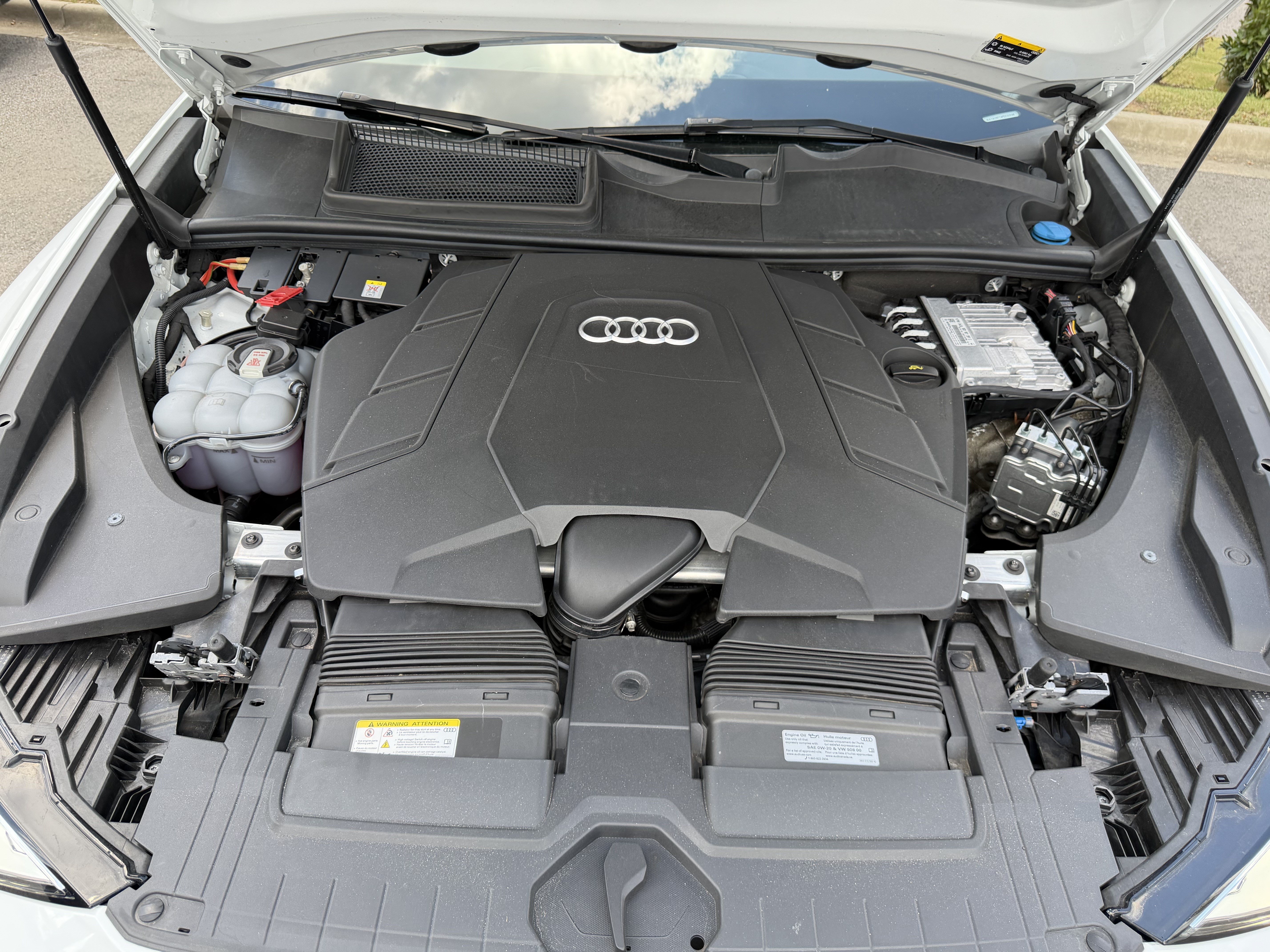 Used 2023 Audi Q8 Premium w/ Convenience Package AWD/4WD image 36