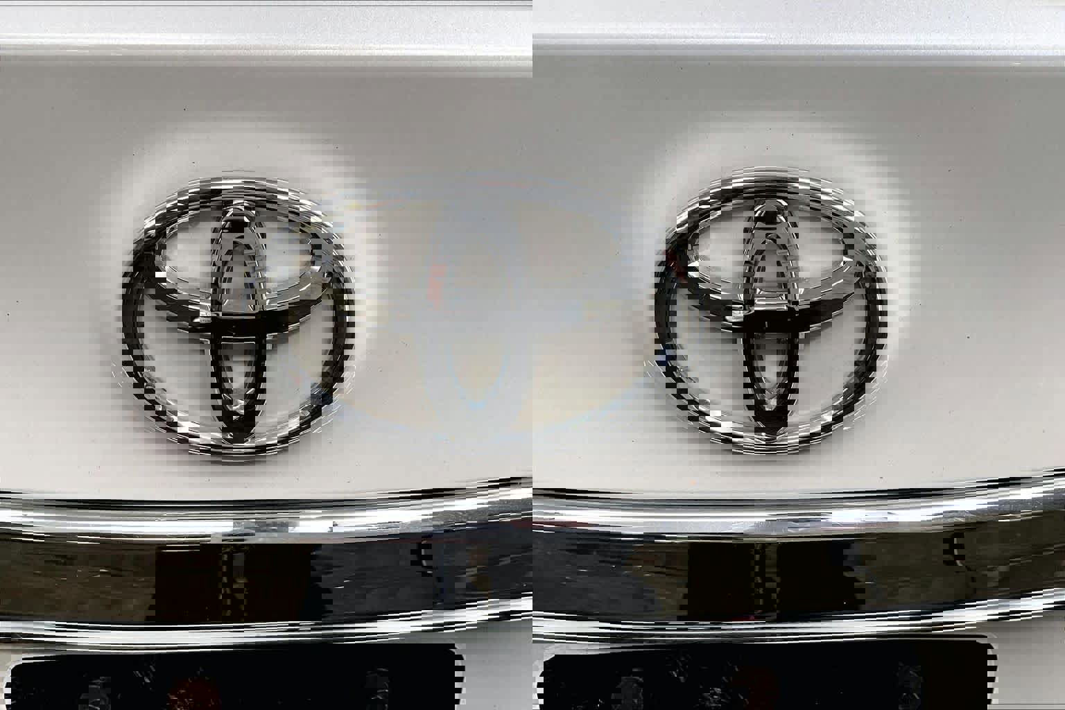 Used 2013 Toyota Avalon XLE Touring image 30