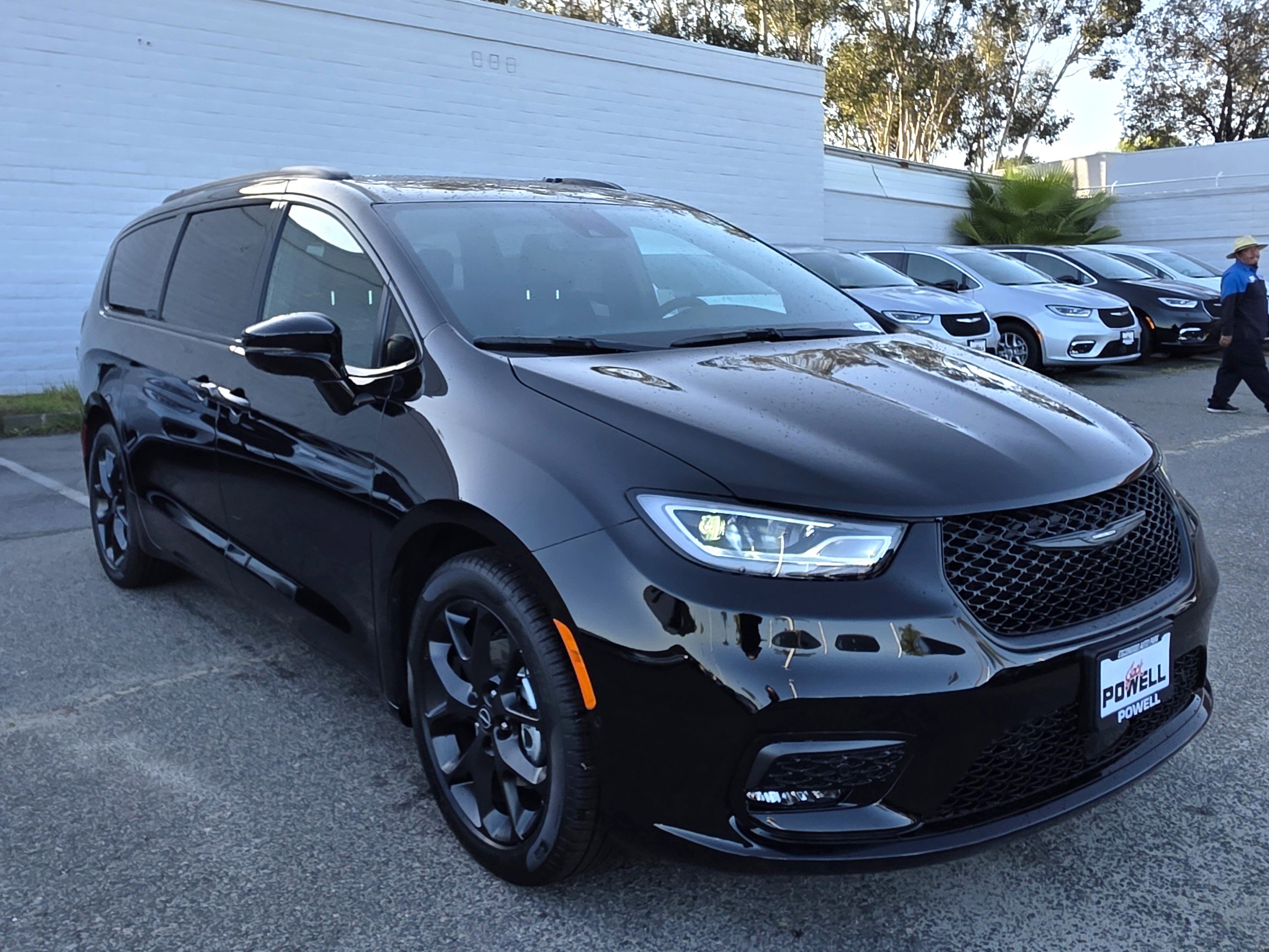 New 2026 Chrysler Pacifica Select w/ S Appearance Package image 6